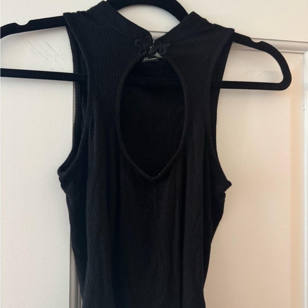 Black Sleeveless Cutout Top